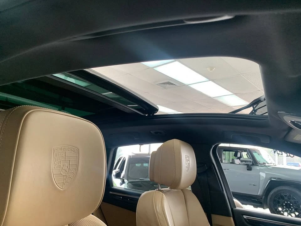 2017 Porsche Macan - Image 17 of 17