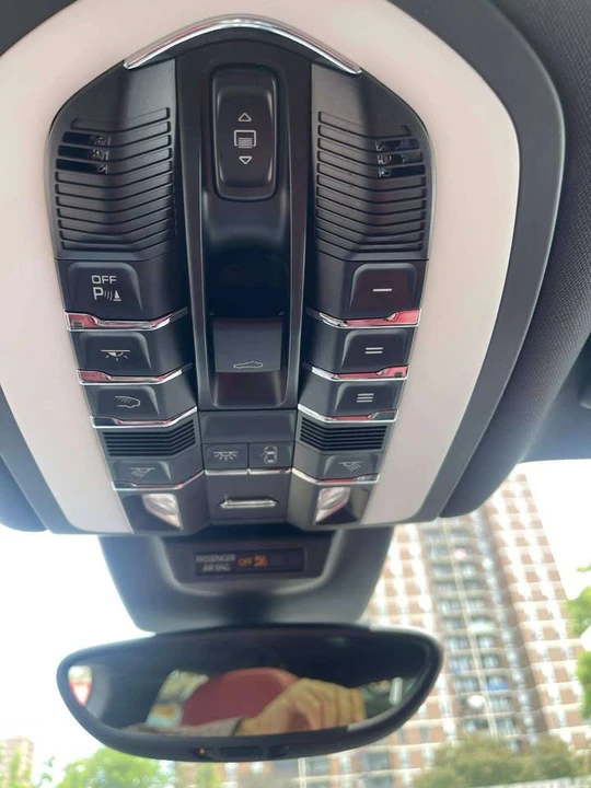 2017 Porsche Macan - Image 19 of 19