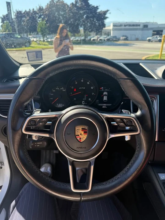 2017 Porsche Macan - Image 8 of 9