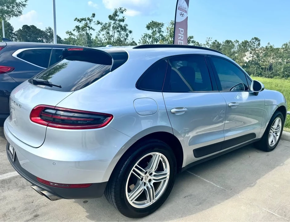 2017 Porsche Macan - Image 9 of 20