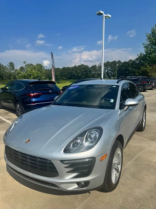 2017 Porsche Macan - Image 10 of 20
