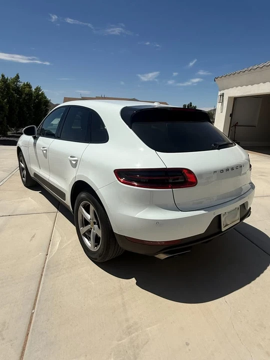 2017 Porsche Macan - Image 8 of 9