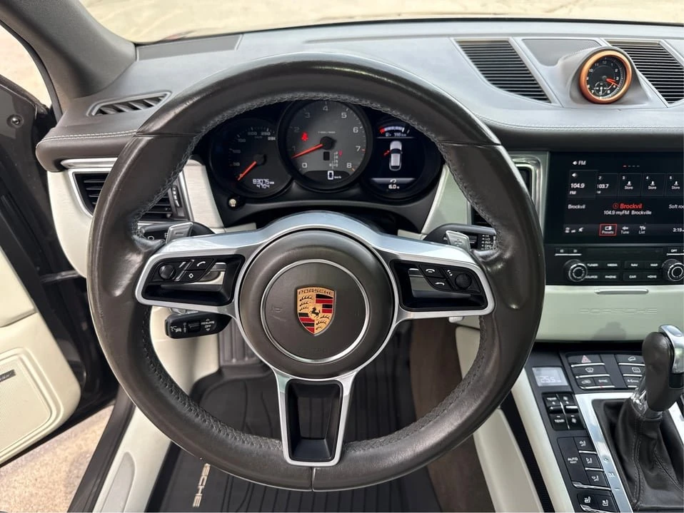 2017 Porsche Macan - Image 16 of 20