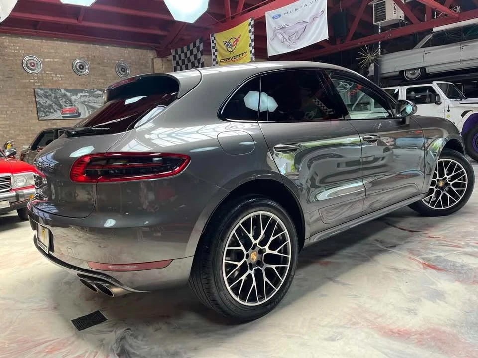 2017 Porsche Macan - Image 2 of 20
