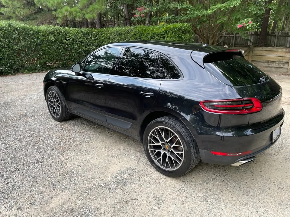 2017 Porsche Macan - Image 8 of 18