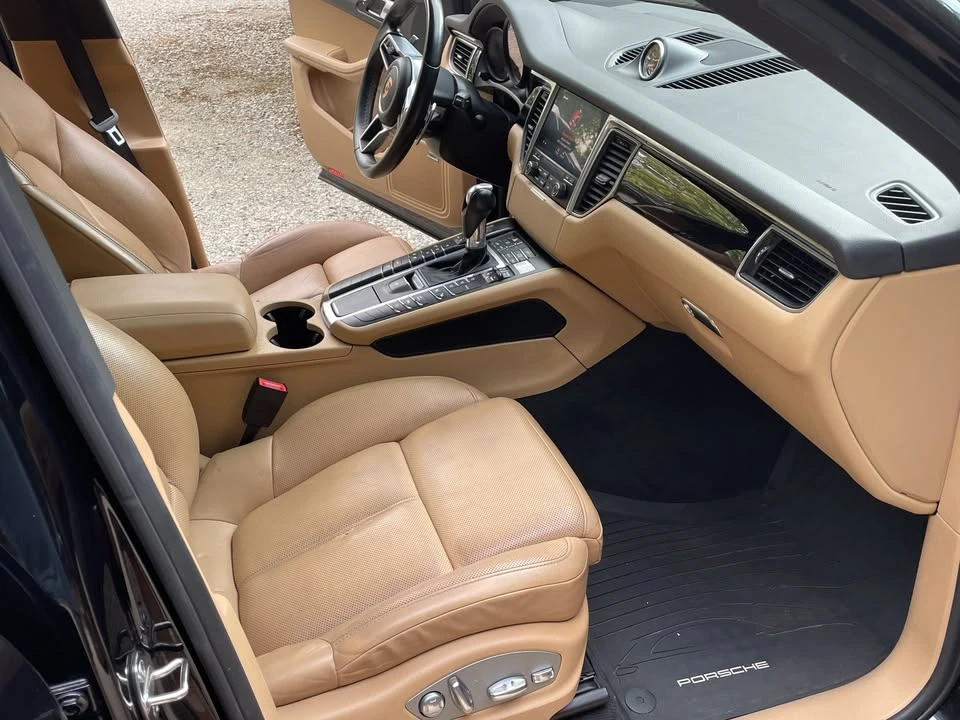 2017 Porsche Macan - Image 15 of 18