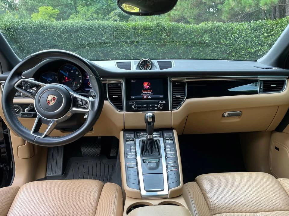 2017 Porsche Macan - Image 17 of 18