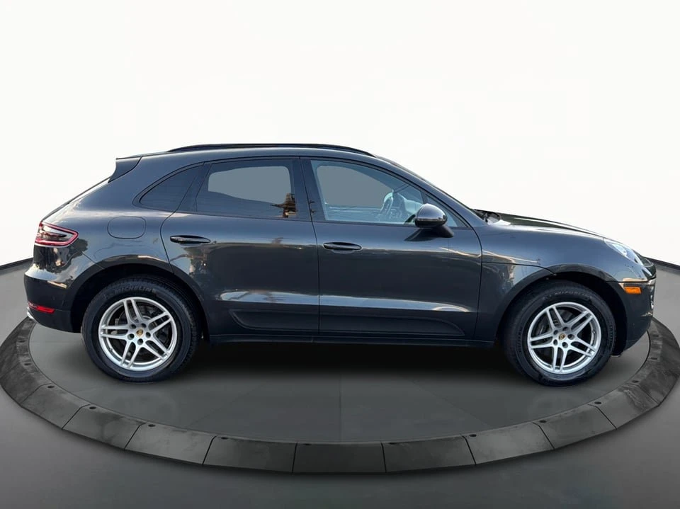 2017 Porsche Macan - Image 2 of 20