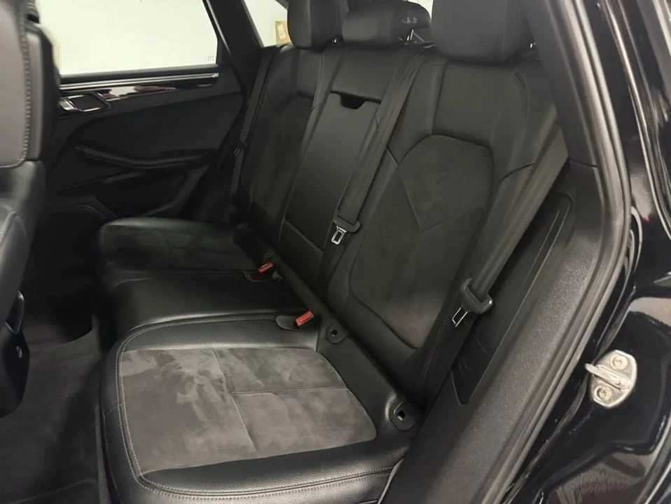 2017 Porsche Macan - Image 14 of 20