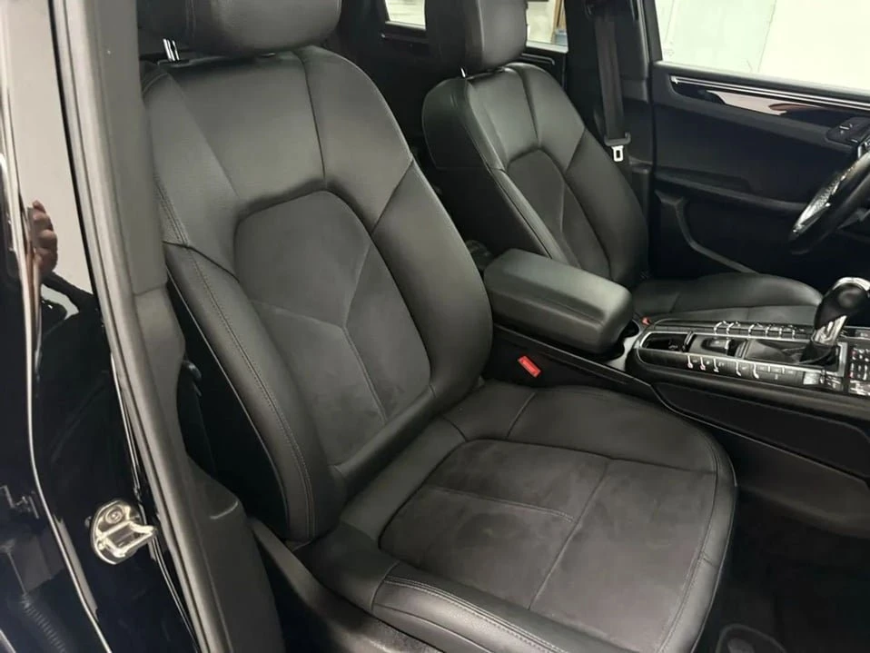2017 Porsche Macan - Image 19 of 20