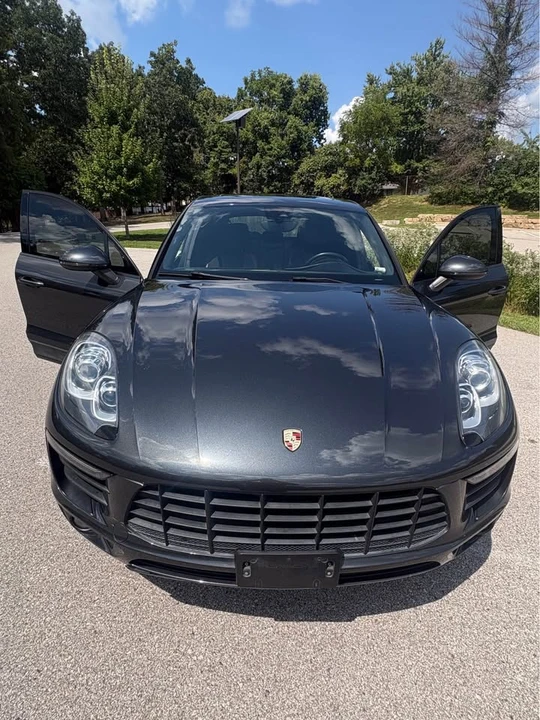 2017 Porsche Macan - Image 2 of 20