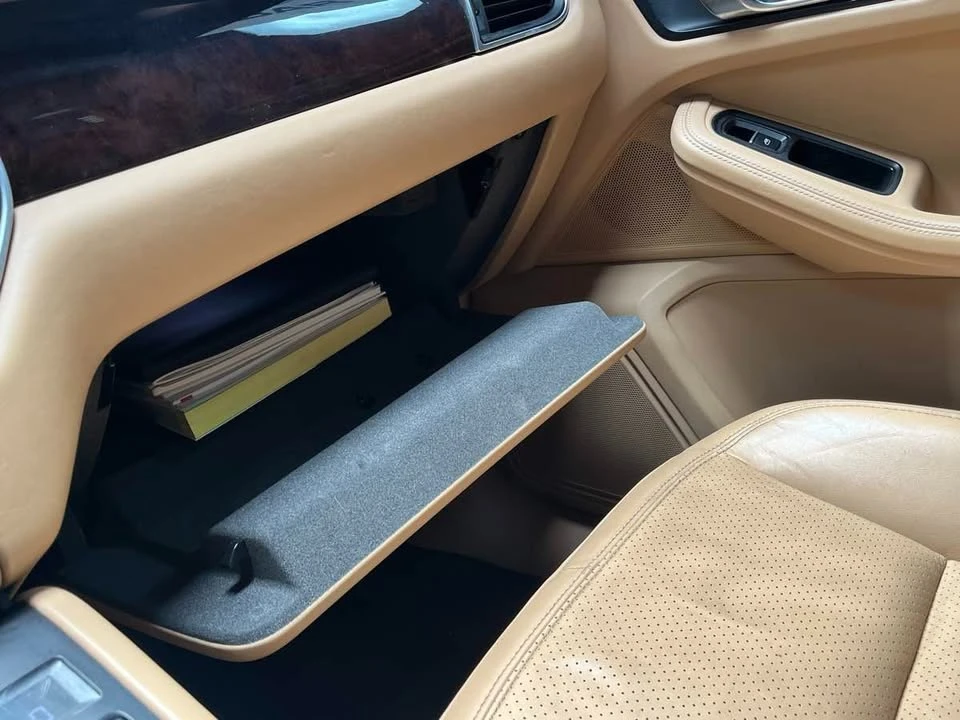 2017 Porsche Macan - Image 18 of 20