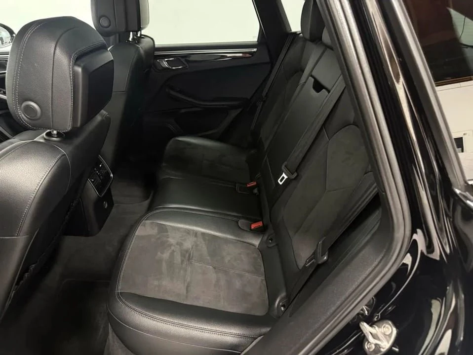 2017 Porsche Macan - Image 13 of 20