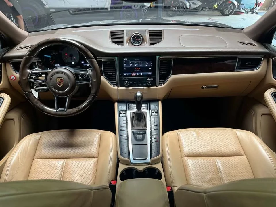 2017 Porsche Macan - Image 9 of 20