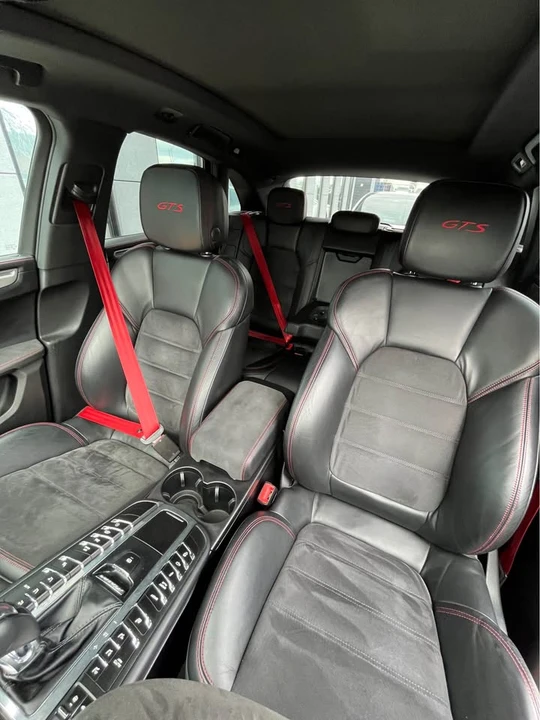 2017 Porsche Macan - Image 10 of 16