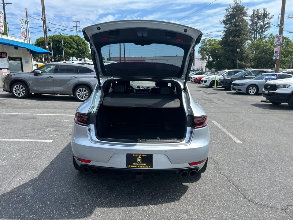 2017 Porsche Macan - Image 13 of 20