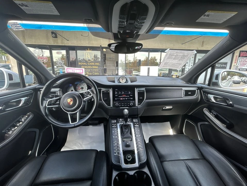 2017 Porsche Macan - Image 14 of 20