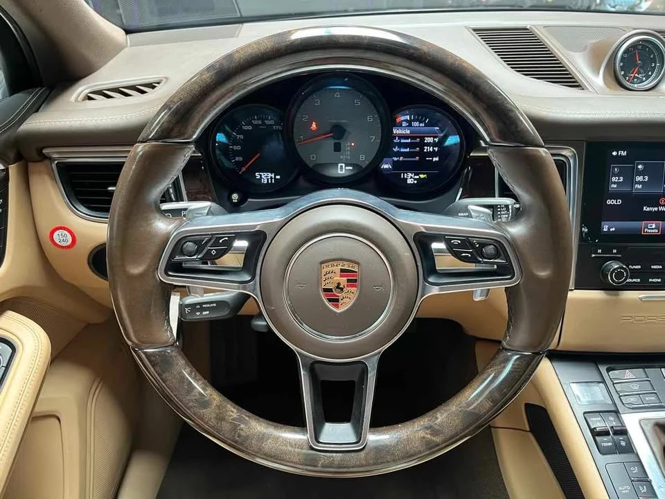 2017 Porsche Macan - Image 10 of 20