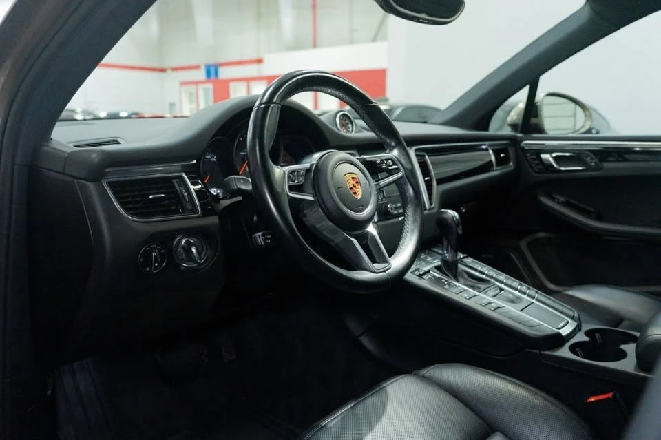2017 Porsche Macan - Image 19 of 20