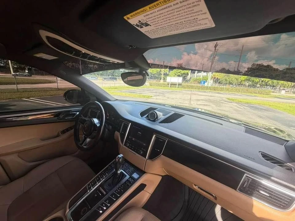 2017 Porsche Macan - Image 16 of 18