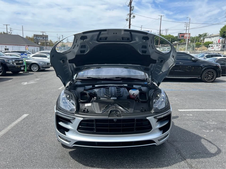 2017 Porsche Macan - Image 11 of 20