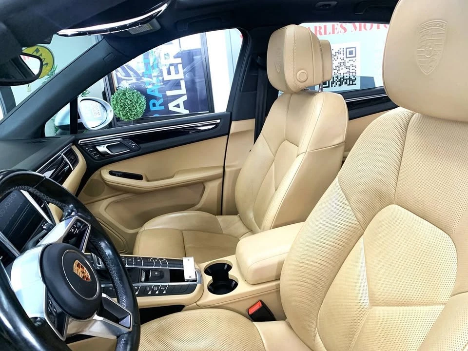 2017 Porsche Macan - Image 8 of 17