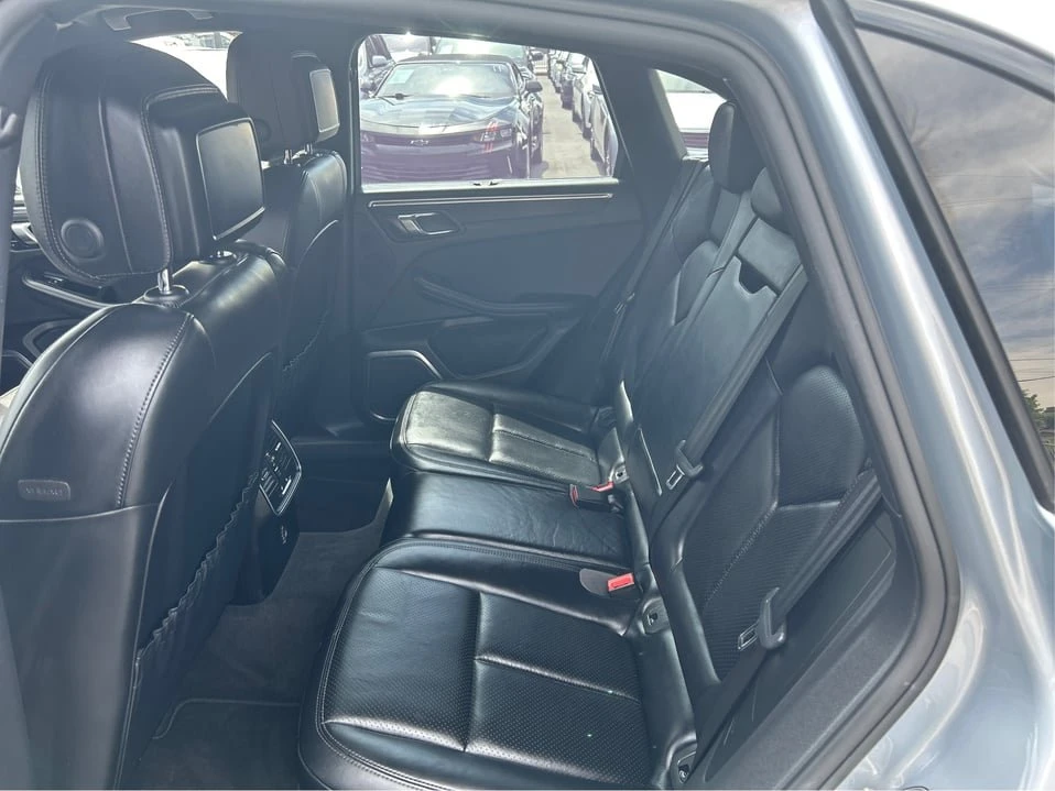 2017 Porsche Macan - Image 10 of 20