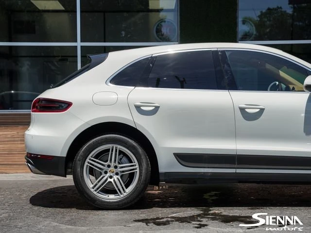 2017 Porsche Macan - Image 9 of 20