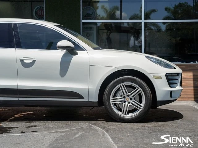 2017 Porsche Macan - Image 11 of 20