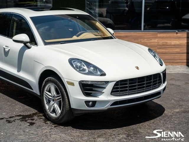 2017 Porsche Macan - Image 14 of 20