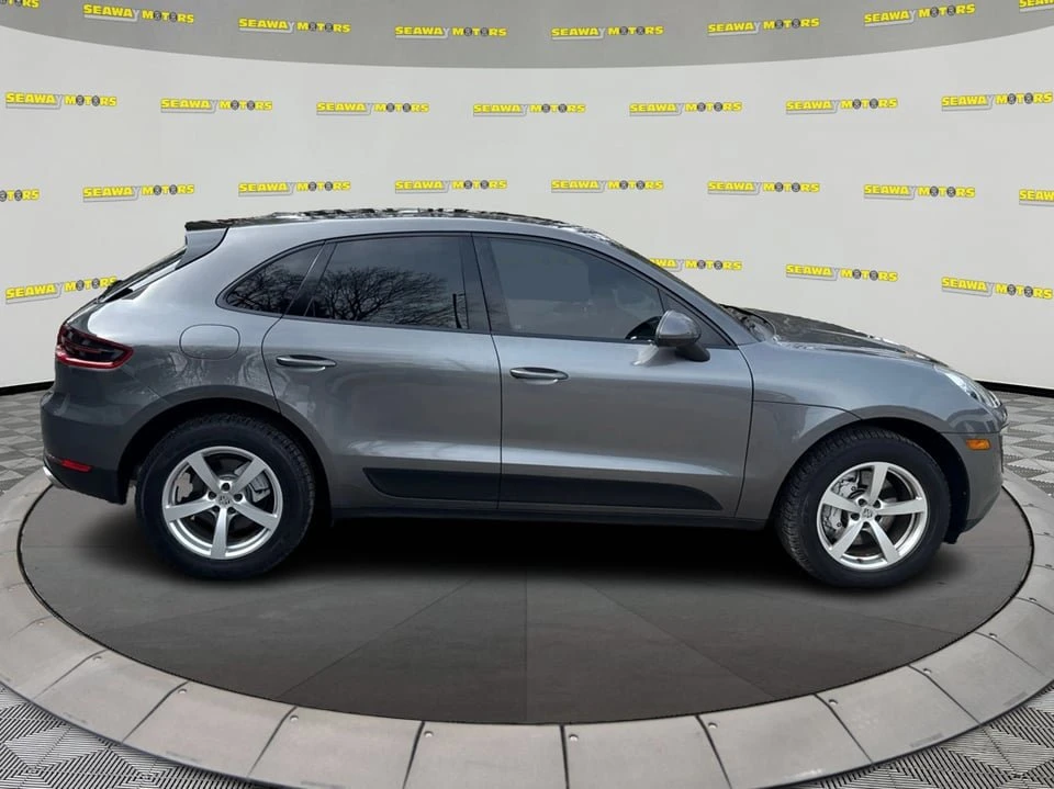 2017 Porsche Macan - Image 2 of 20