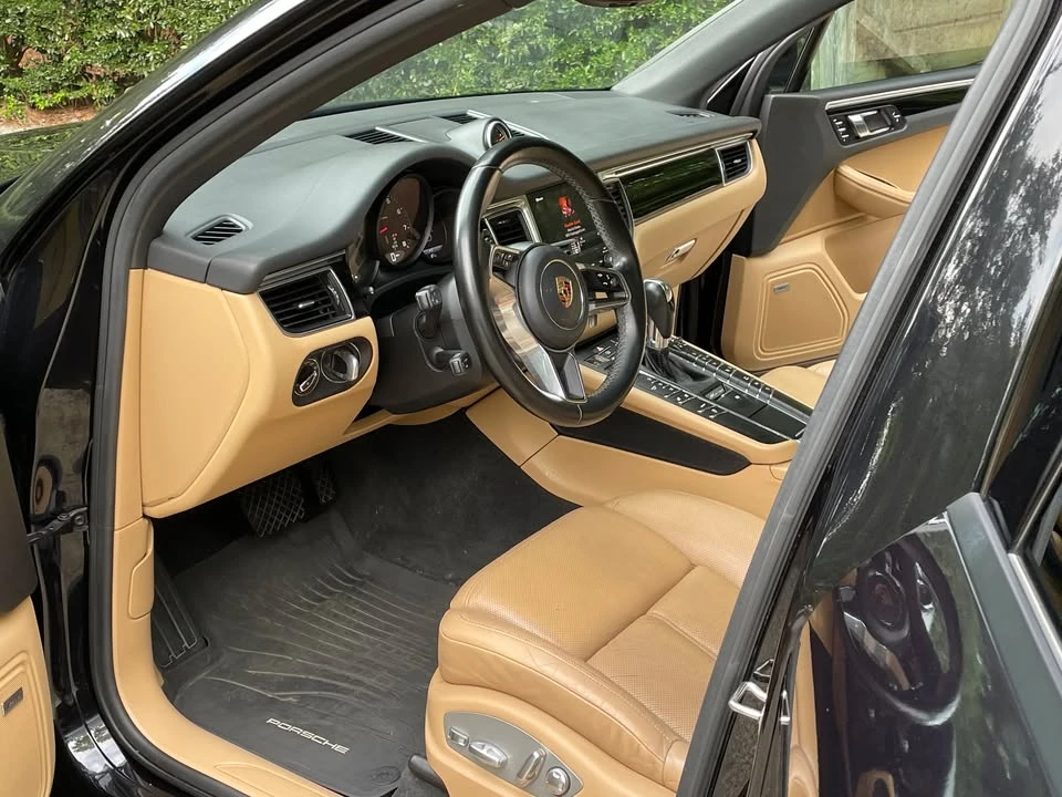 2017 Porsche Macan - Image 10 of 18