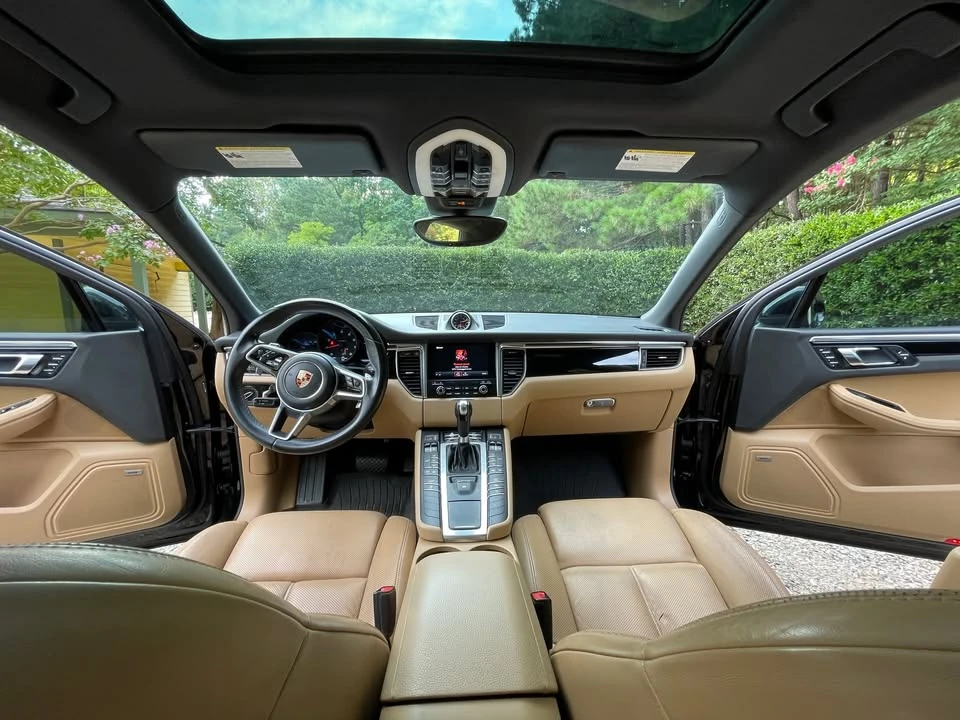 2017 Porsche Macan - Image 16 of 18