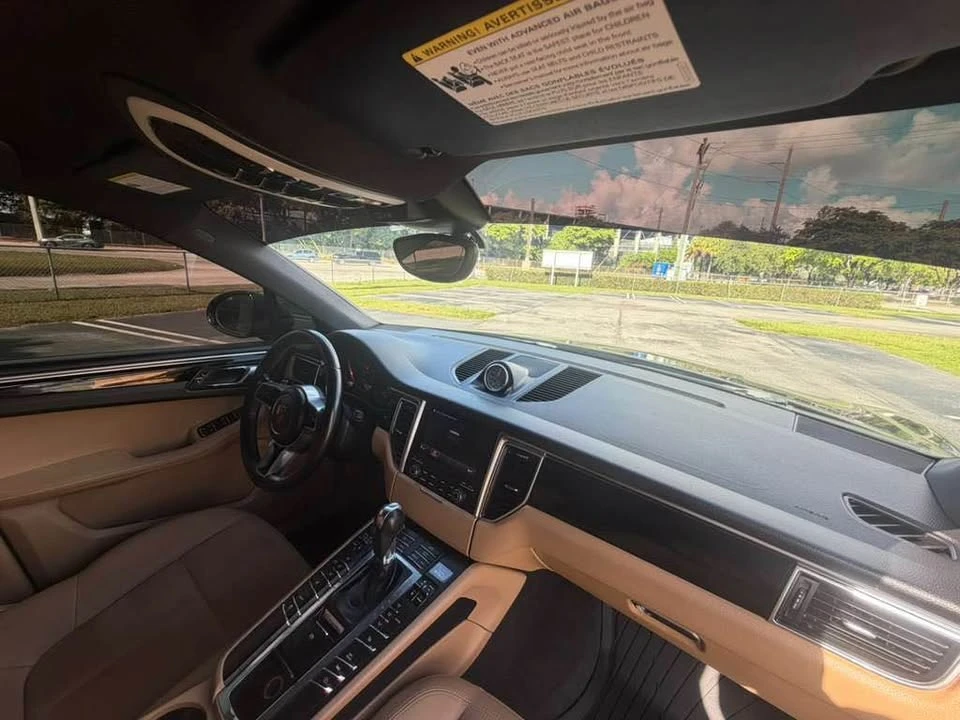 2017 Porsche Macan - Image 16 of 18