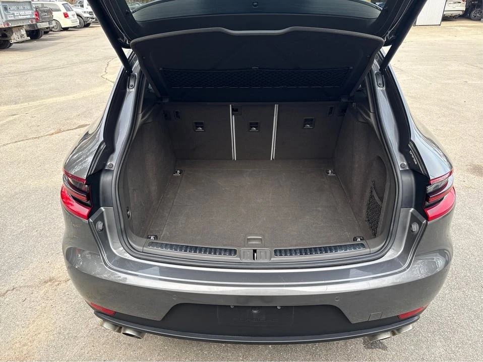 2017 Porsche Macan - Image 13 of 20