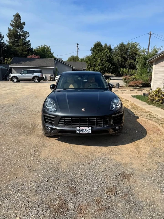 2017 Porsche Macan - Image 2 of 10