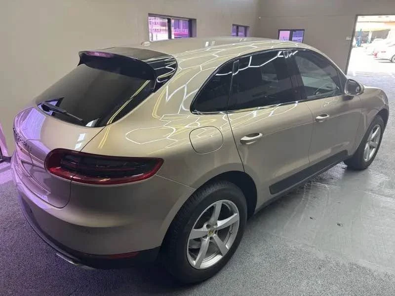 2017 Porsche Macan - Image 4 of 6