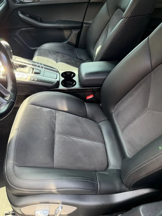 2017 Porsche Macan - Image 7 of 12