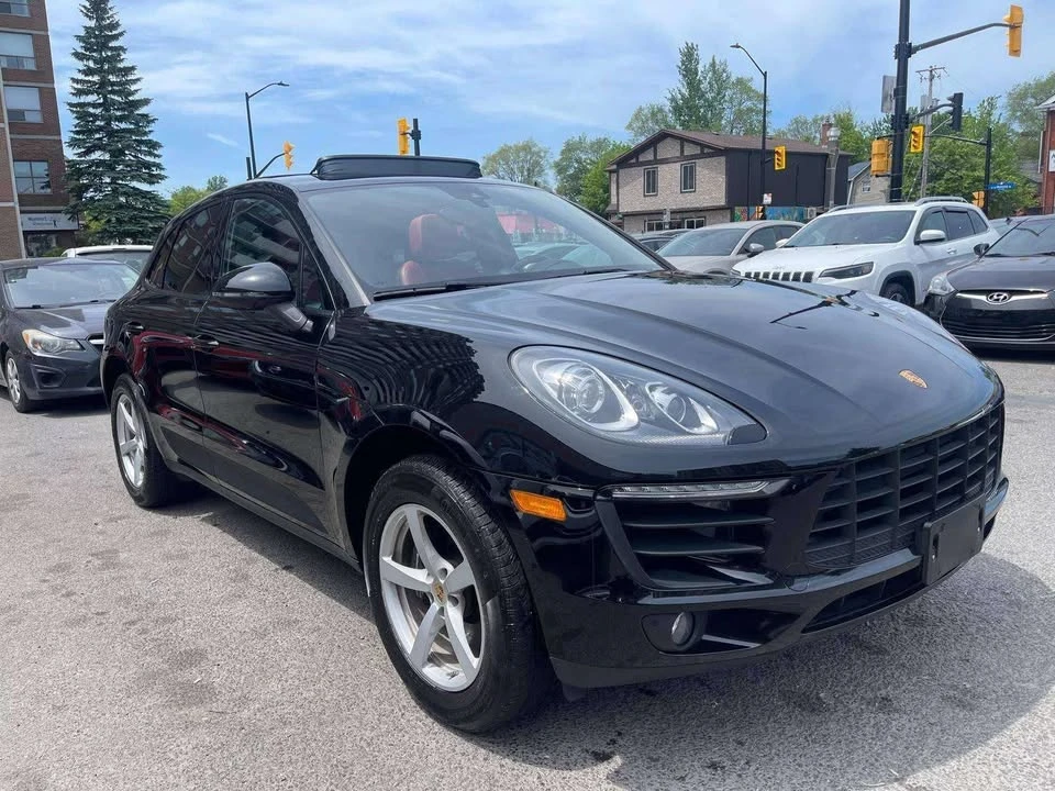 2017 Porsche Macan - Image 9 of 18