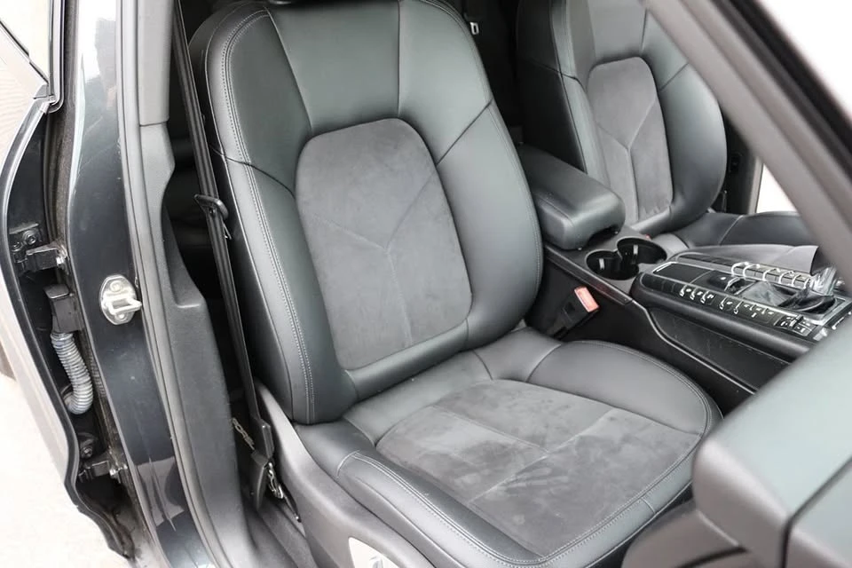 2017 Porsche Macan - Image 13 of 20
