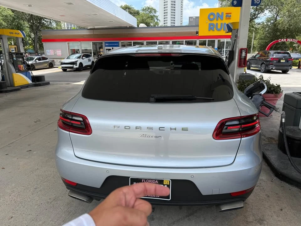 2017 Porsche Macan - Image 3 of 5