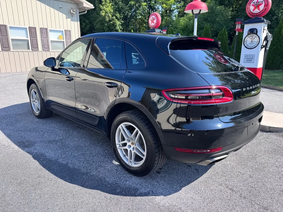 2017 Porsche Macan - Image 6 of 20