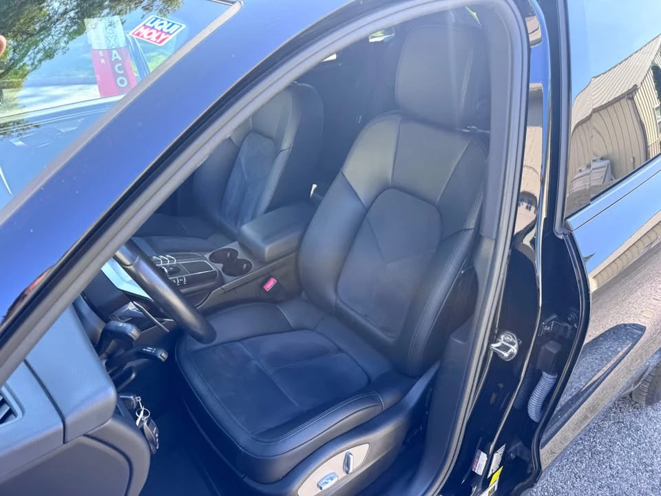 2017 Porsche Macan - Image 9 of 20