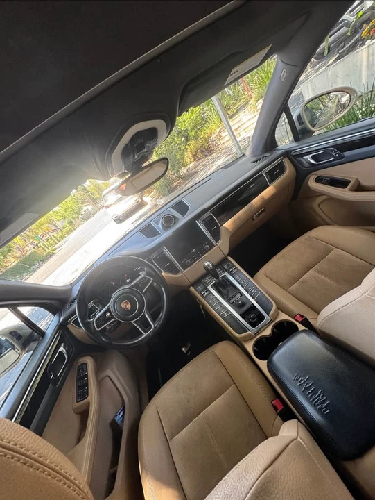 2017 Porsche Macan - Image 10 of 13