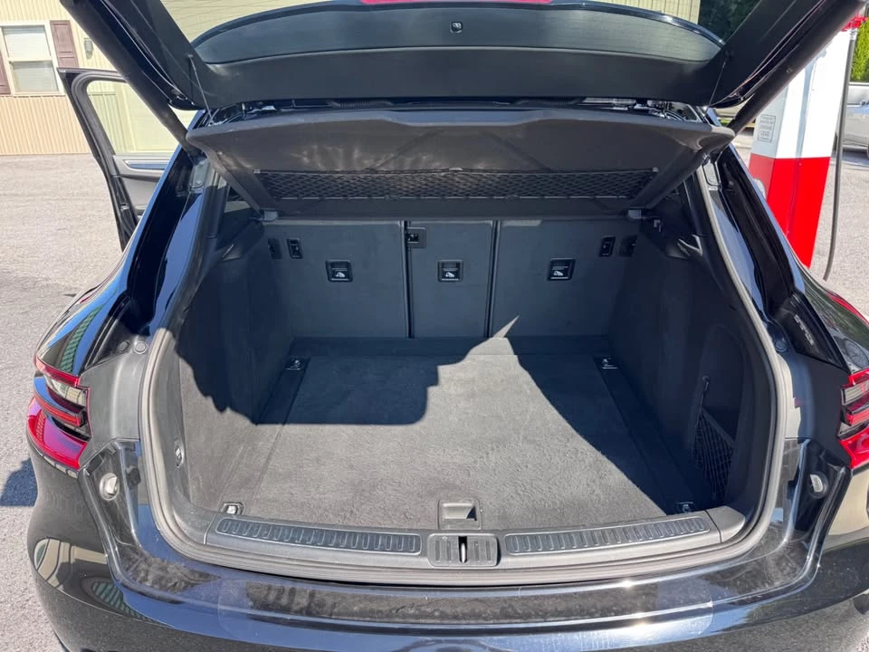2017 Porsche Macan - Image 16 of 20