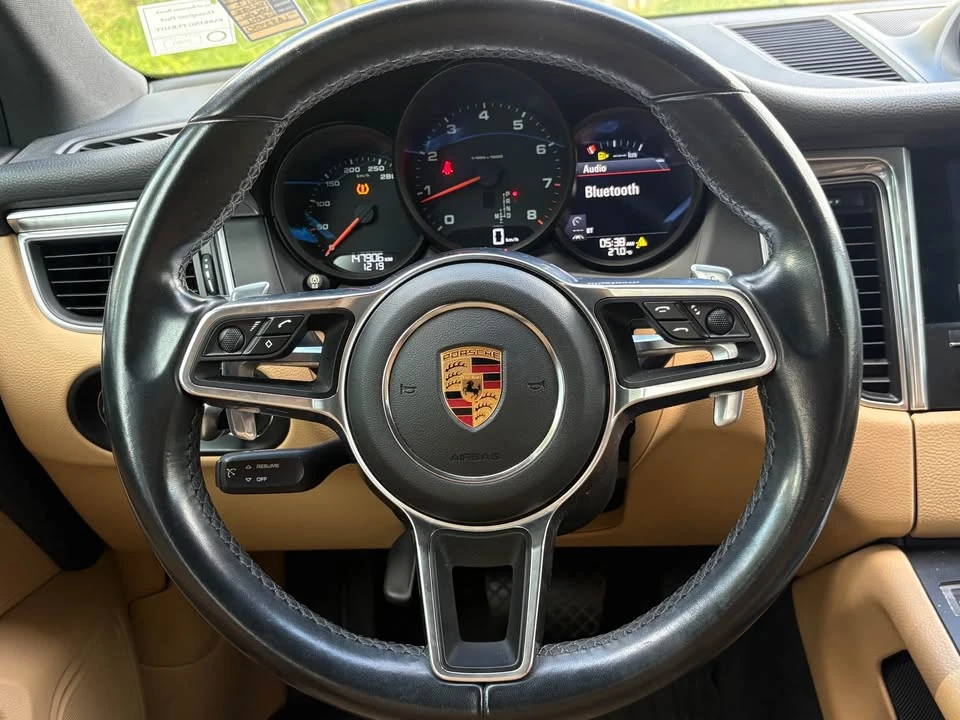 2017 Porsche Macan - Image 17 of 20