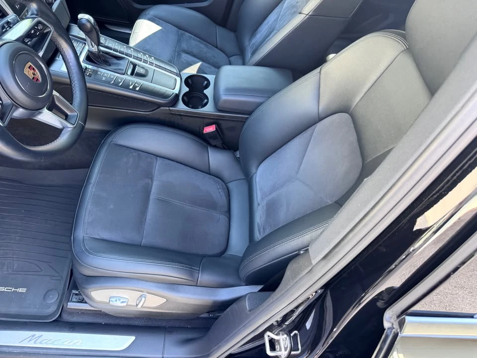 2017 Porsche Macan - Image 10 of 20
