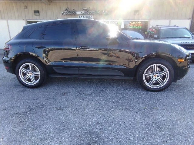 2017 Porsche Macan - Image 2 of 20
