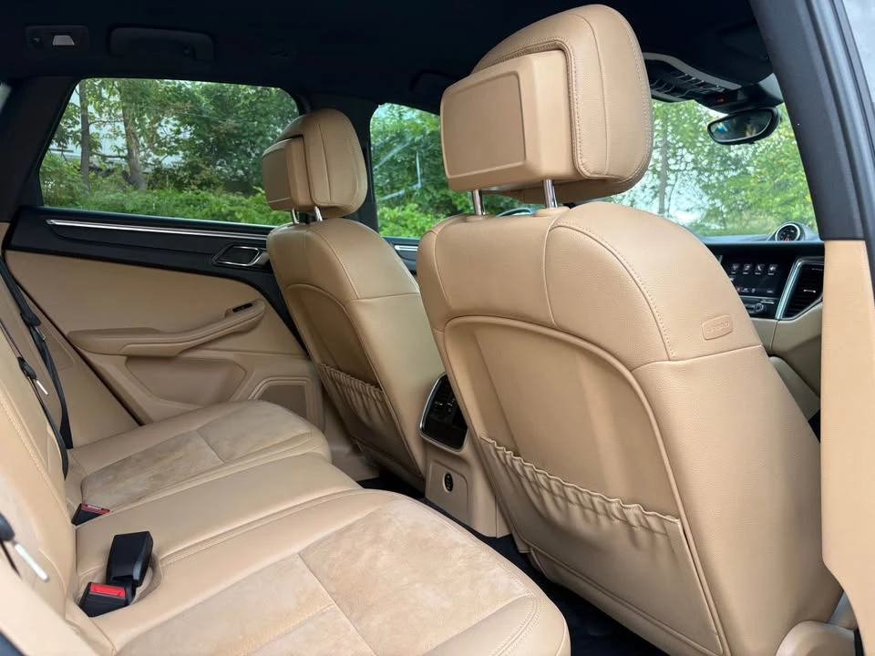 2017 Porsche Macan - Image 11 of 20