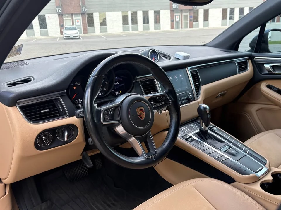 2017 Porsche Macan - Image 8 of 20